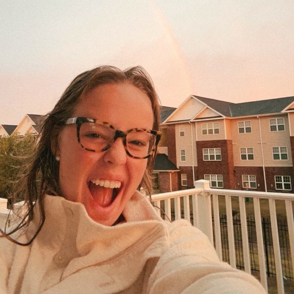 Meet your Posher, Lily - Picture 1 of 1